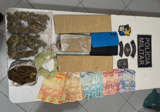 Bpati prende dupla por tráfico e apreende quase 3 quilos de drogas em Capela