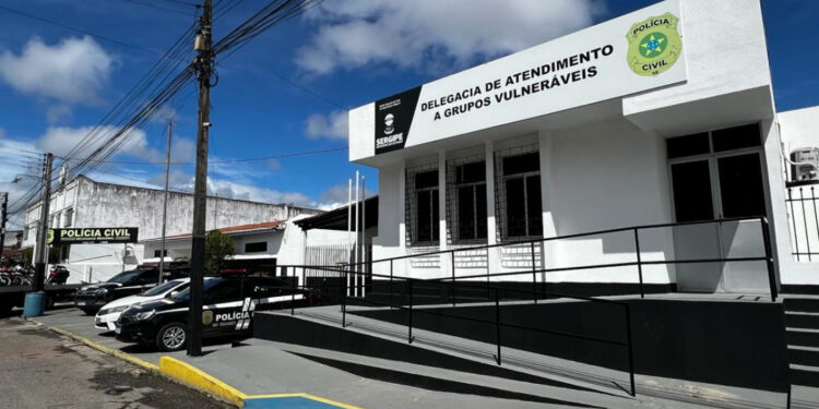 Polícia Civil prende homem por descumprimento de medida protetiva e ameaças contra ex-companheira em Tobias Barreto